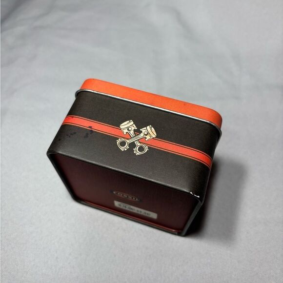 3.5” Authentic Fossil Watch Tin Collectors Item Excellent Preloved Condition - Picture 2 of 6